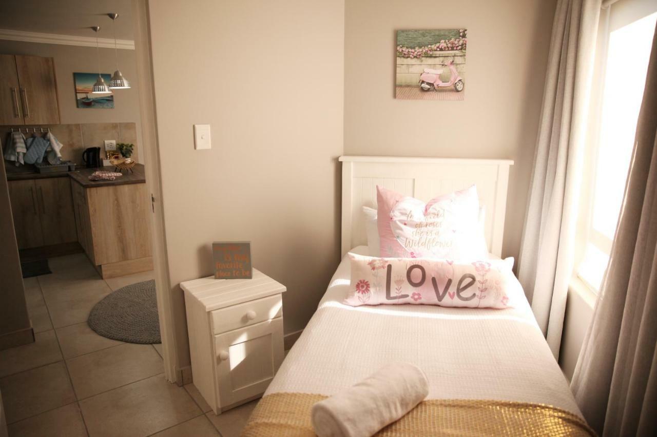 Mari-Amor Self-Catering Apartments Mossel Bay Exterior photo